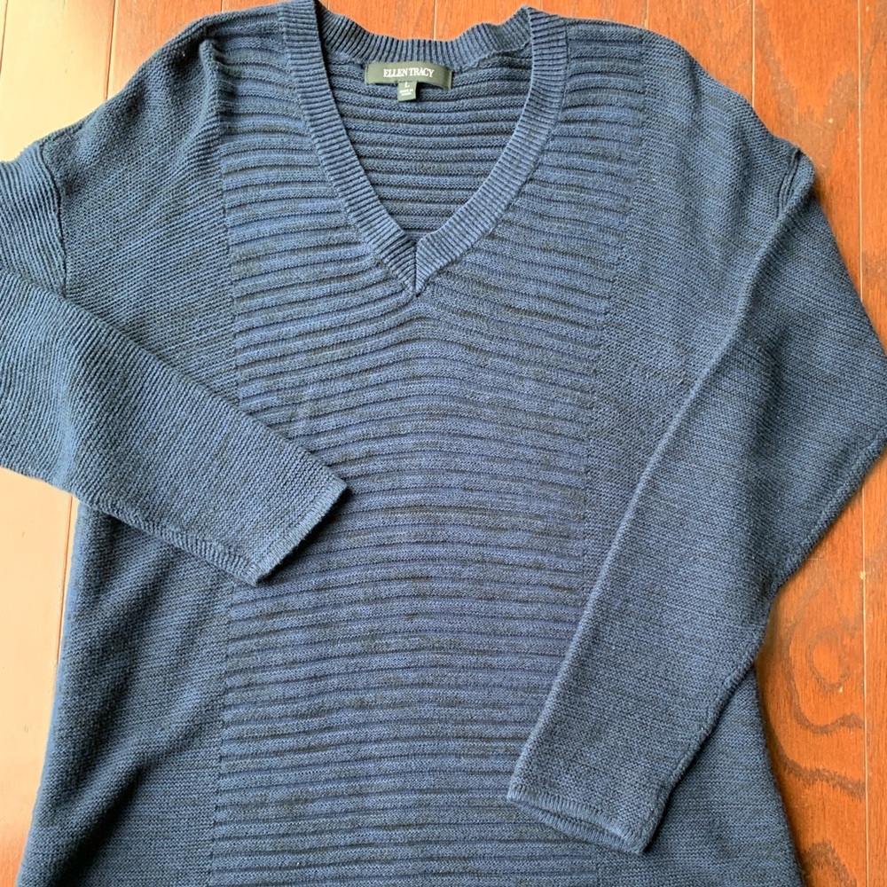 Women’s Ellen Tracy sweater